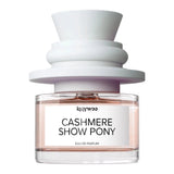 Cashmere Show Pony – IGGYWOO – med plumeria och cashmeran | FABLAB - FABLAB AB
