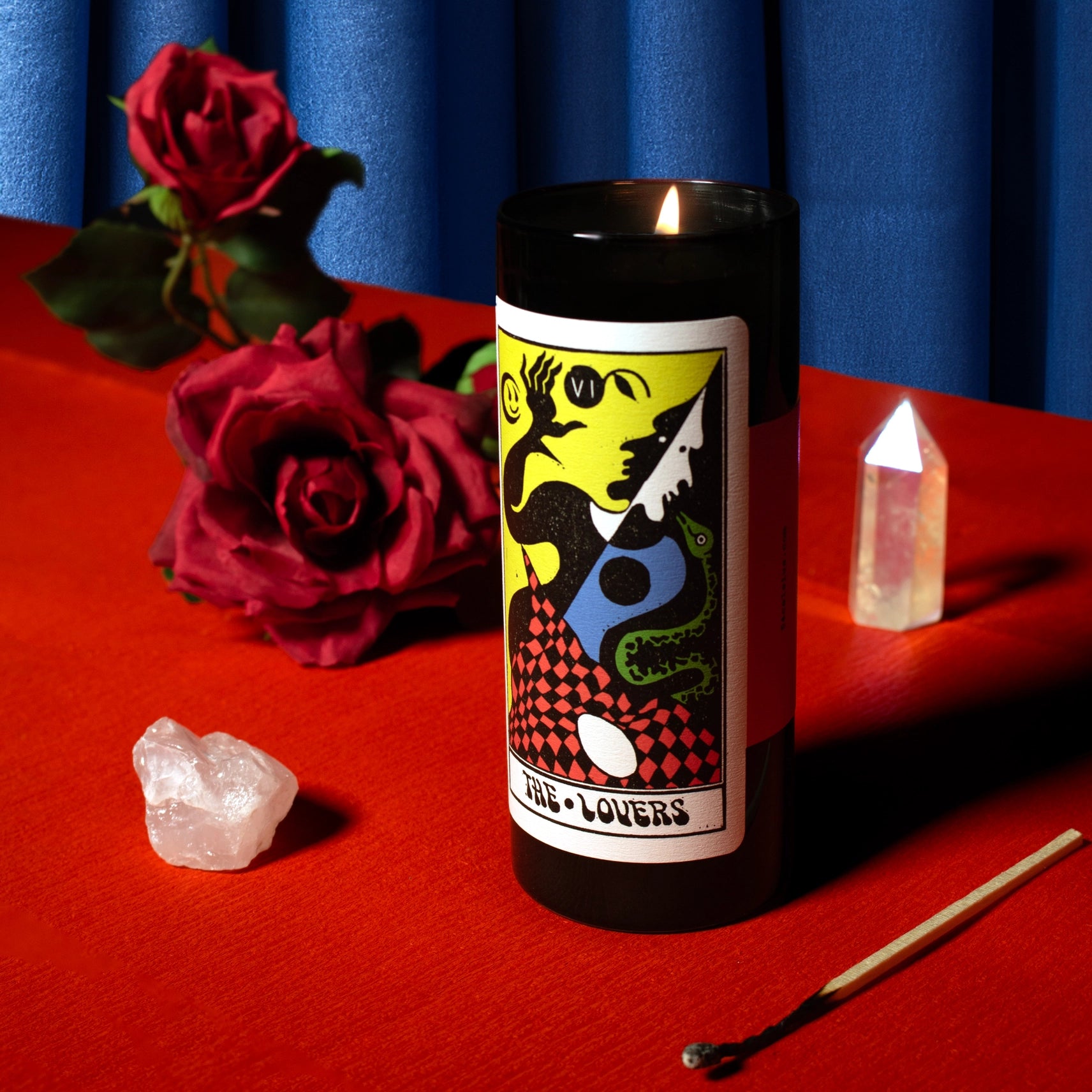 Tarot The Lovers Doftljus 15 cm - rosor och vanilj | FABLAB - FABLAB AB