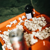 God Bless Cola – Versatile Paris – Bubblande cola, smöriga popcorn och jordnötssmör | FABLAB