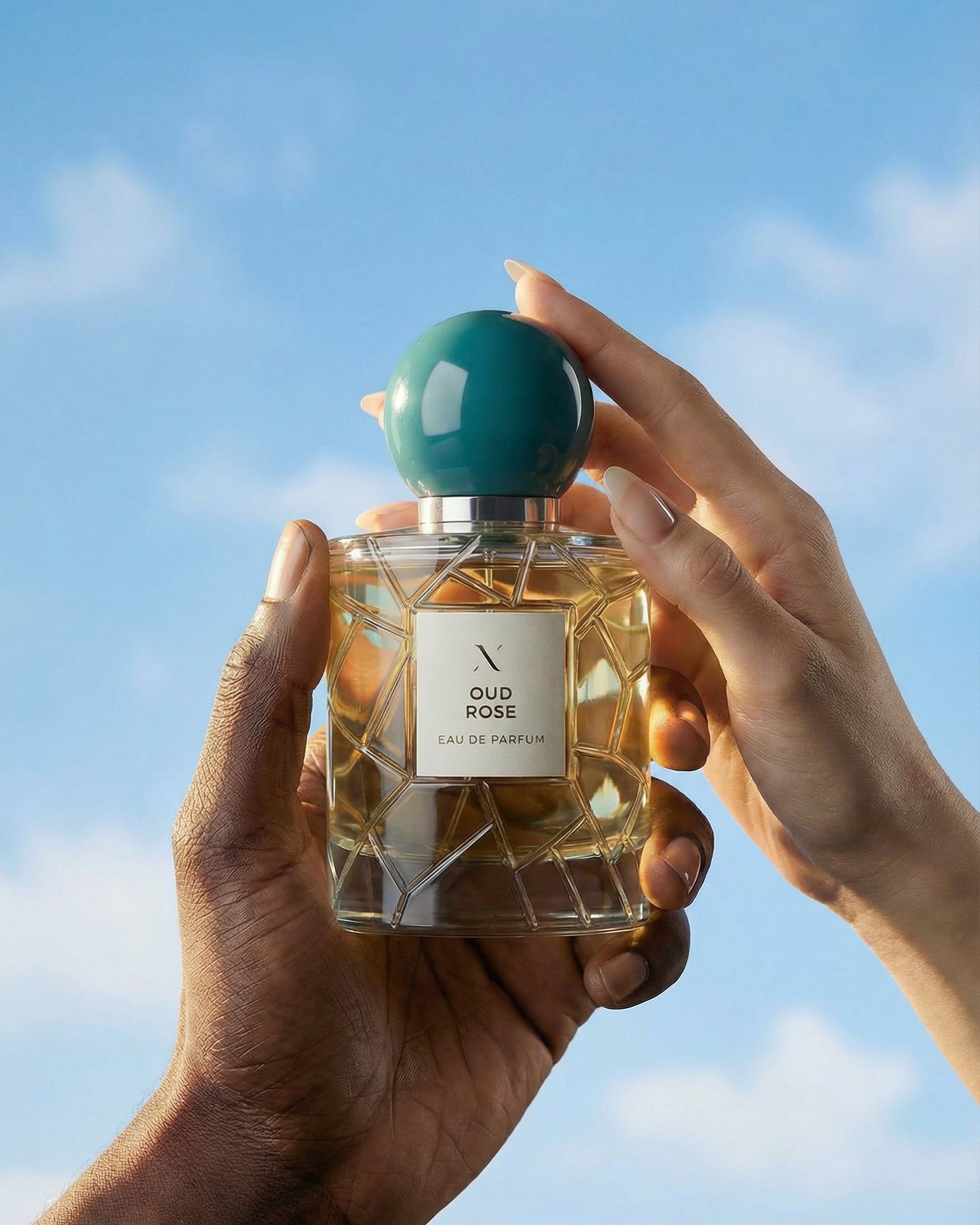 Oud Rose – Les Sœurs de Noé – med ros och oud | FABLAB - FABLAB AB