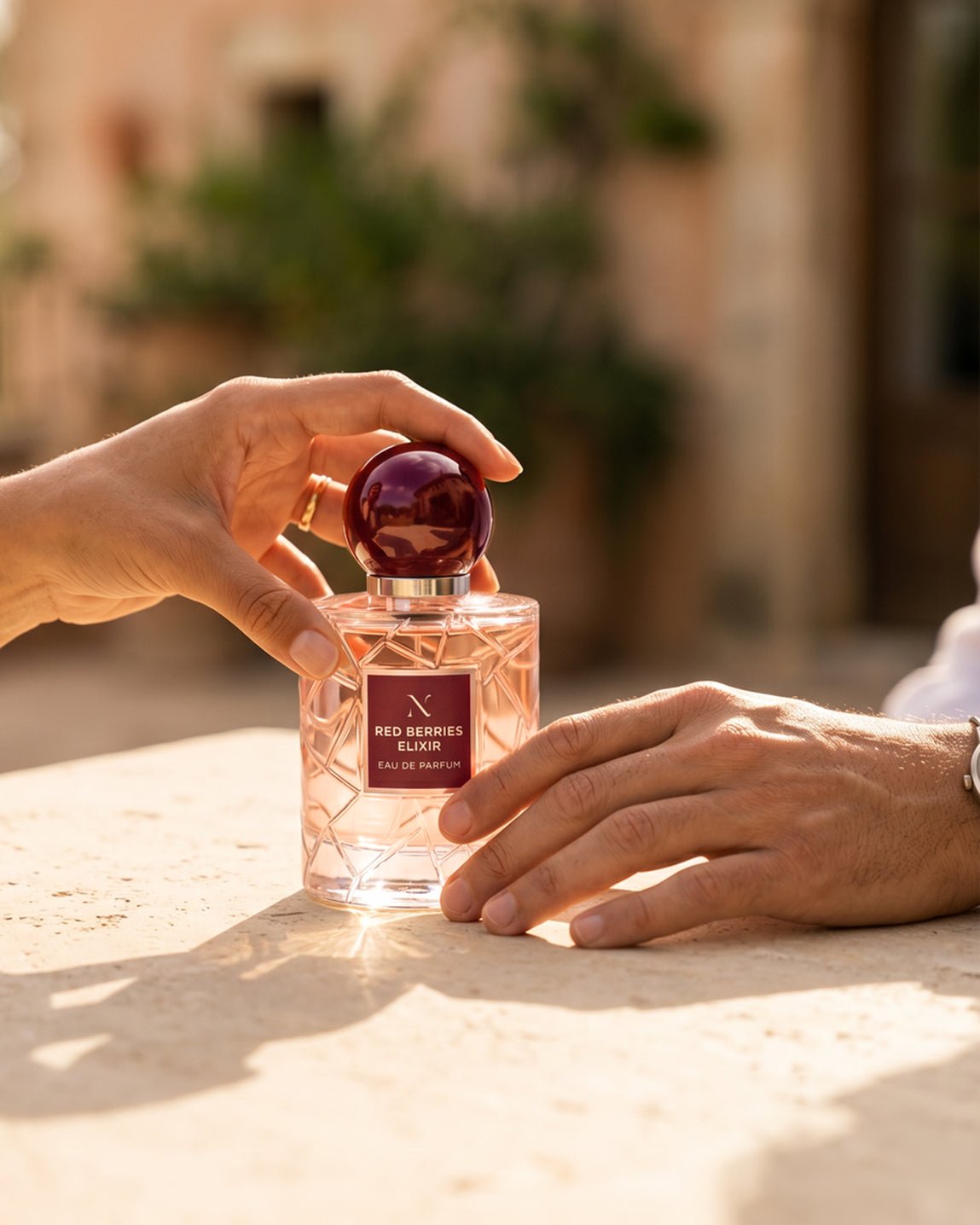 Red Berries Elixir – Les Sœurs de Noé – med röda bär och blommor