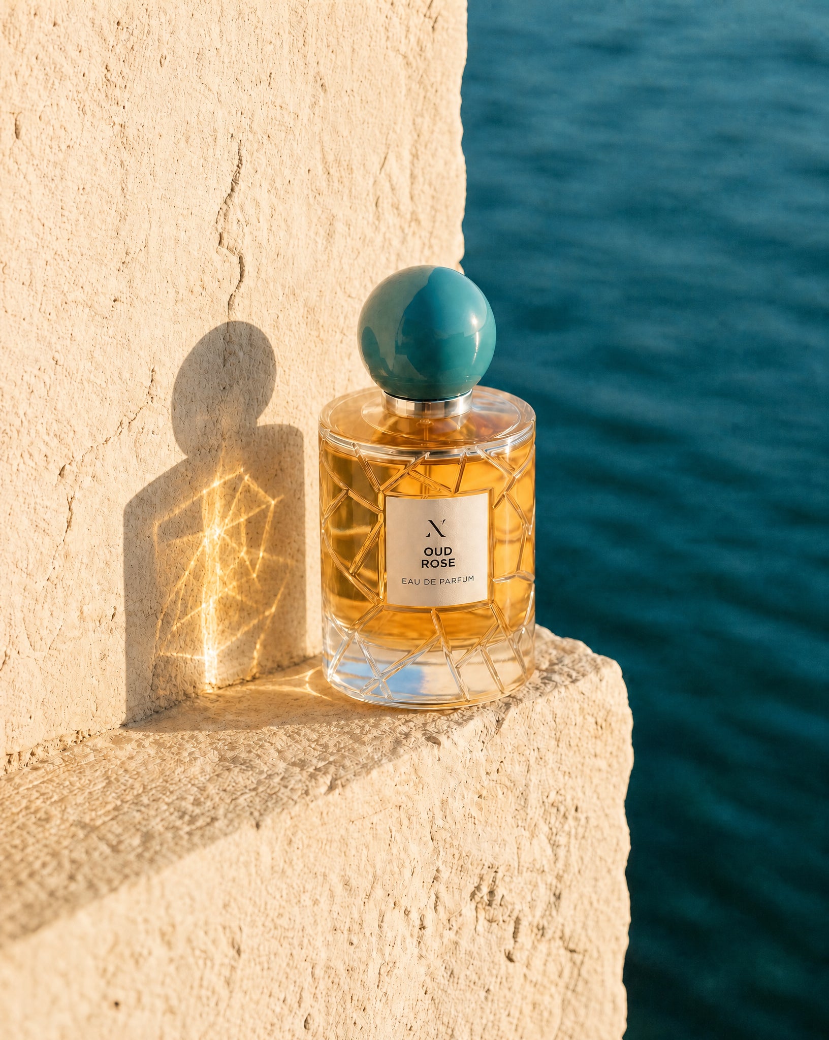 Oud Rose – Les Sœurs de Noé – med ros och oud | FABLAB - FABLAB AB