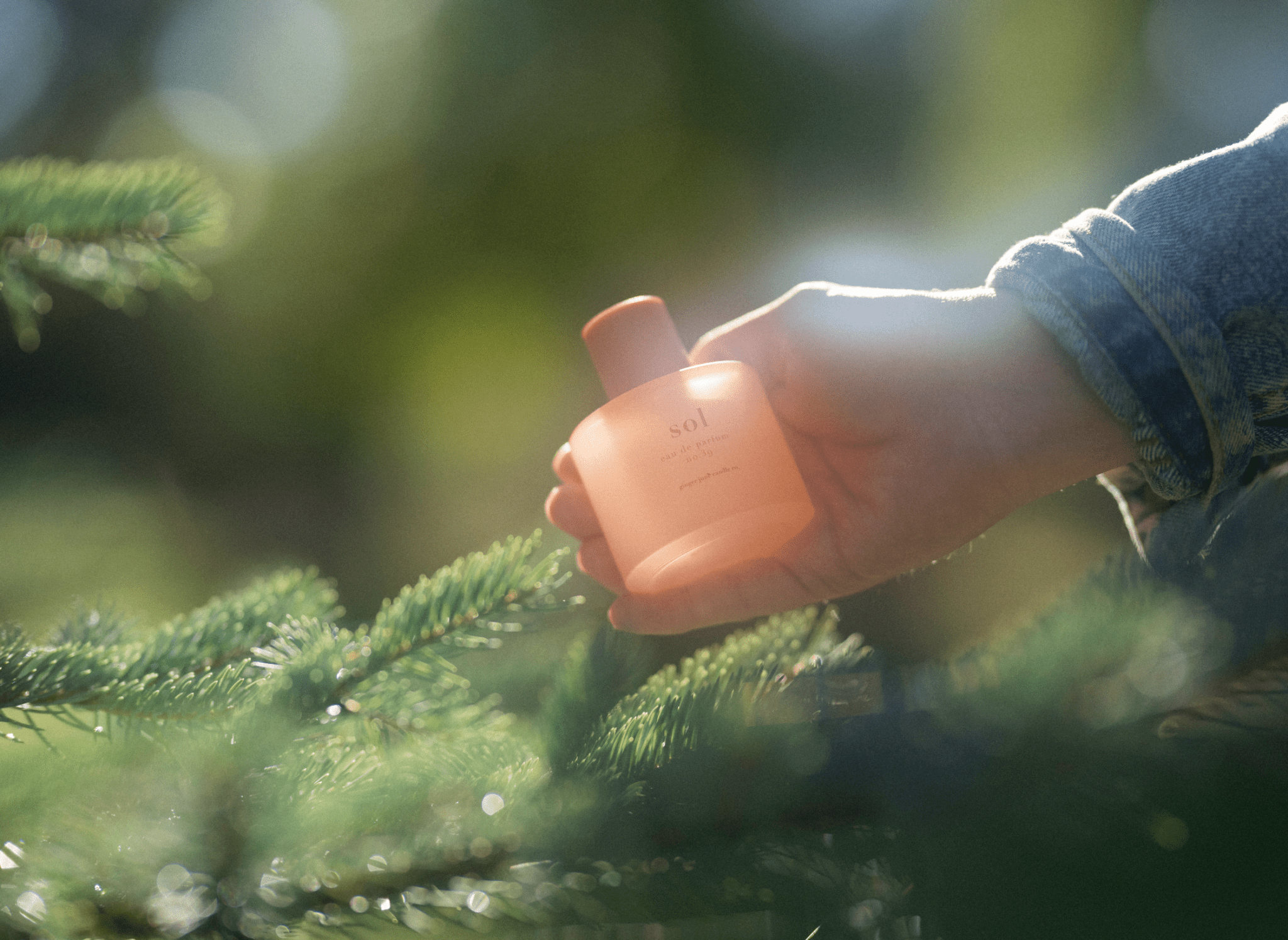 No. 39 Sol eau de parfum sprejas i skogen