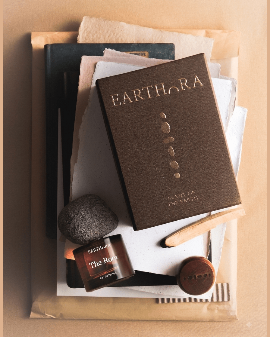 The Root – EARTHORA – Enbär, jasmin och pudrigt cederträ | FABLAB - FABLAB AB