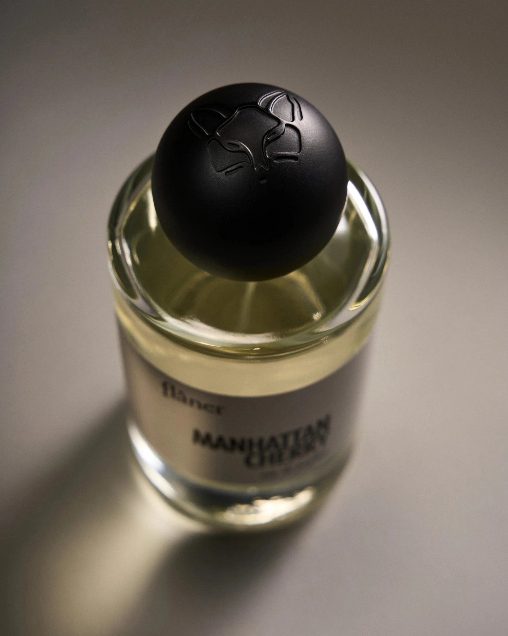 Manhattan Cherry – Flâner – Maraschino-körsbär, mörk bourbon och läder | FABLAB - FABLAB AB